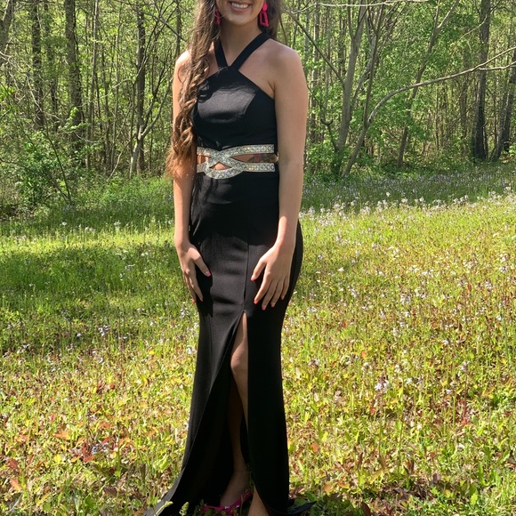 Size small prom dresses - Picture 3 of 3